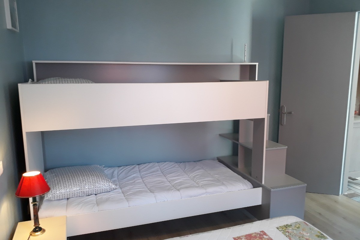Chambre lit en 140 et 2 lits en 90