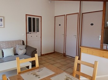 Gîte "Pic de Cluzel" : The living room