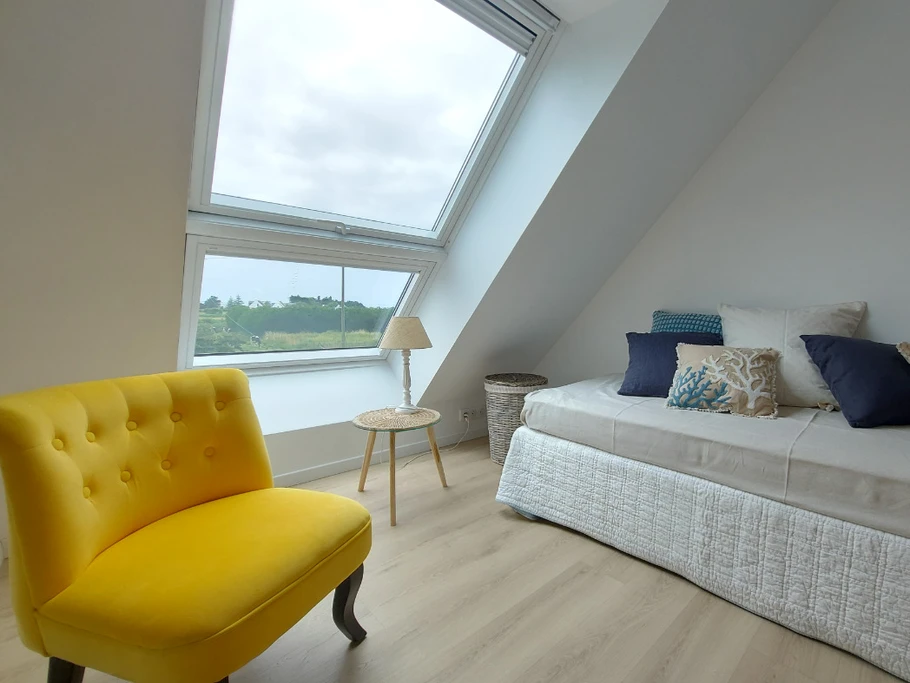 Petit coin détente en mezzanine - vue sur la campagne - 1 lit simple possible