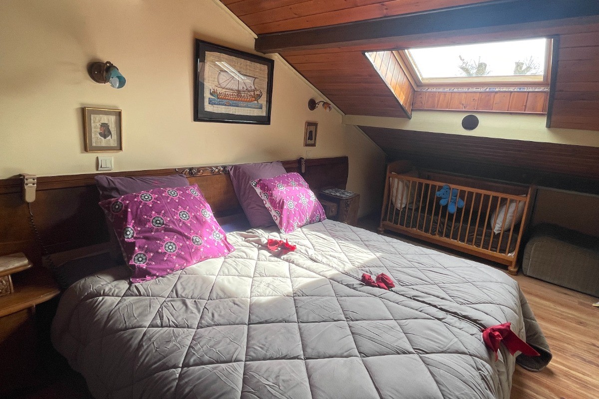 La chambre à l'étage.