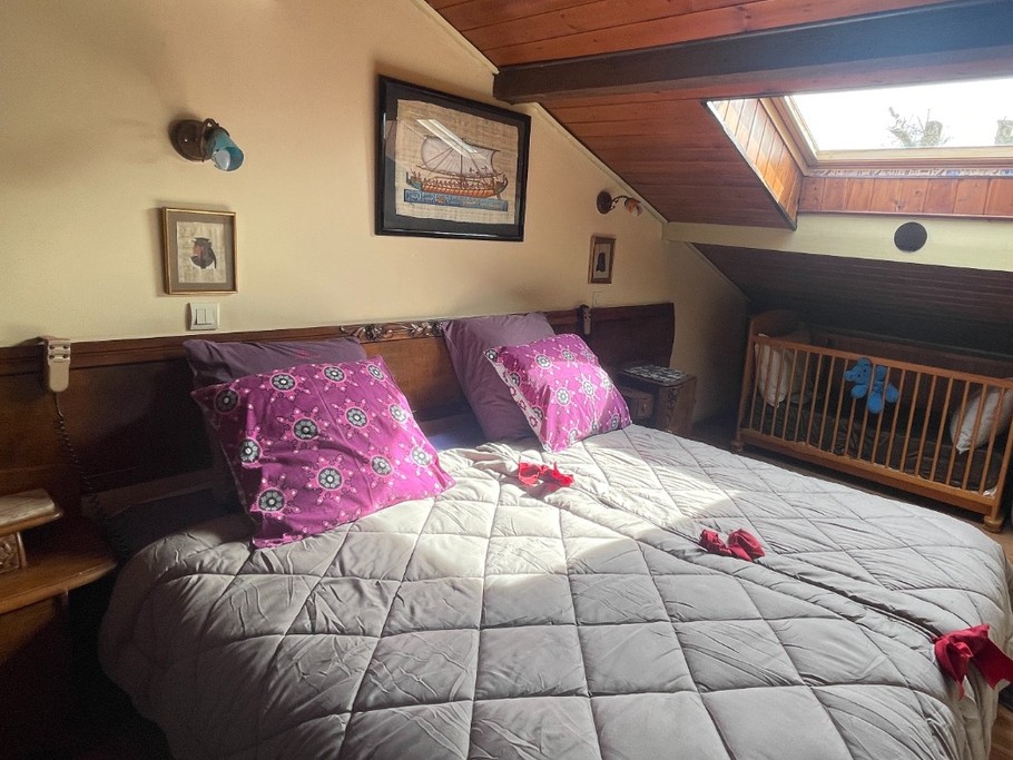 La chambre à l'étage.