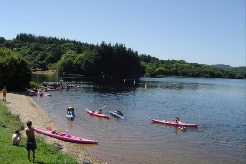 Lac du Drennec dans les Monts d'Arrée