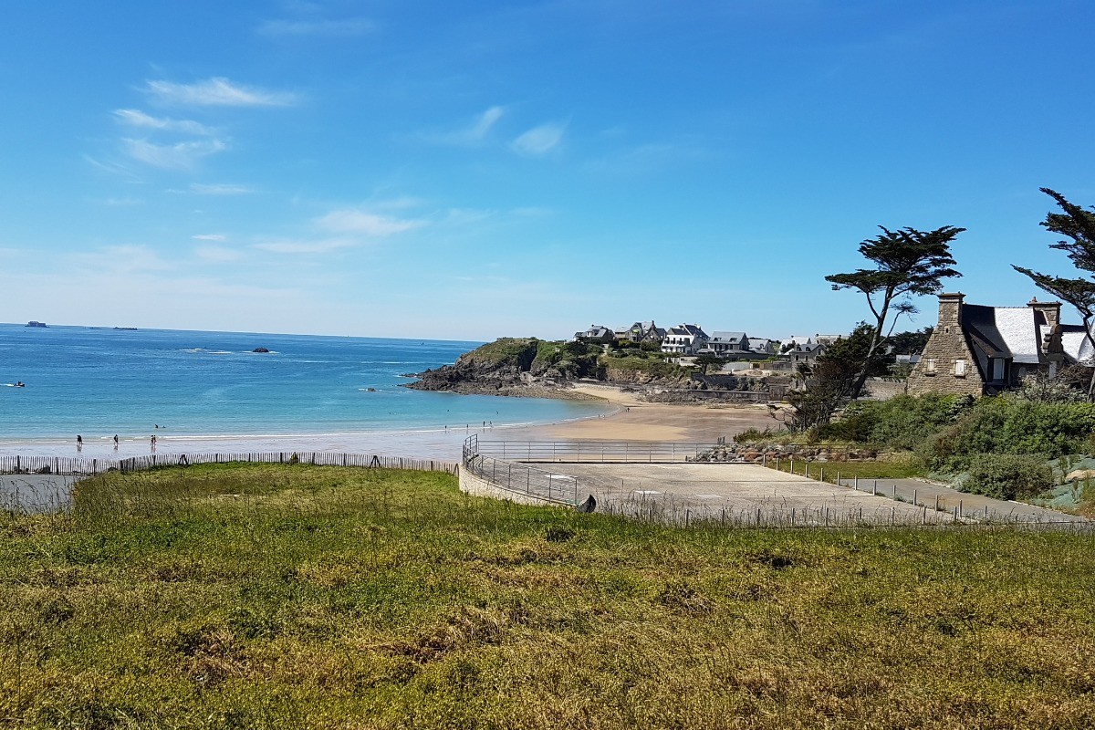 La plage du pont à 500m