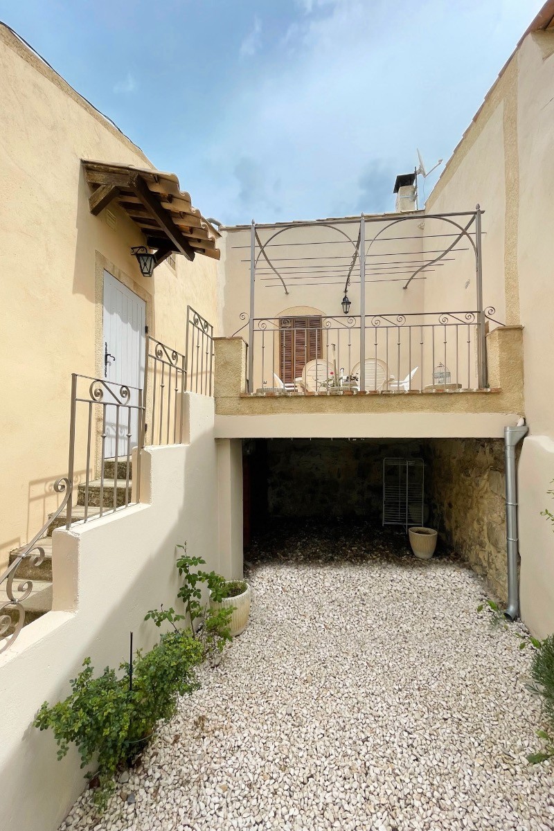 Photo n° 12 of the location