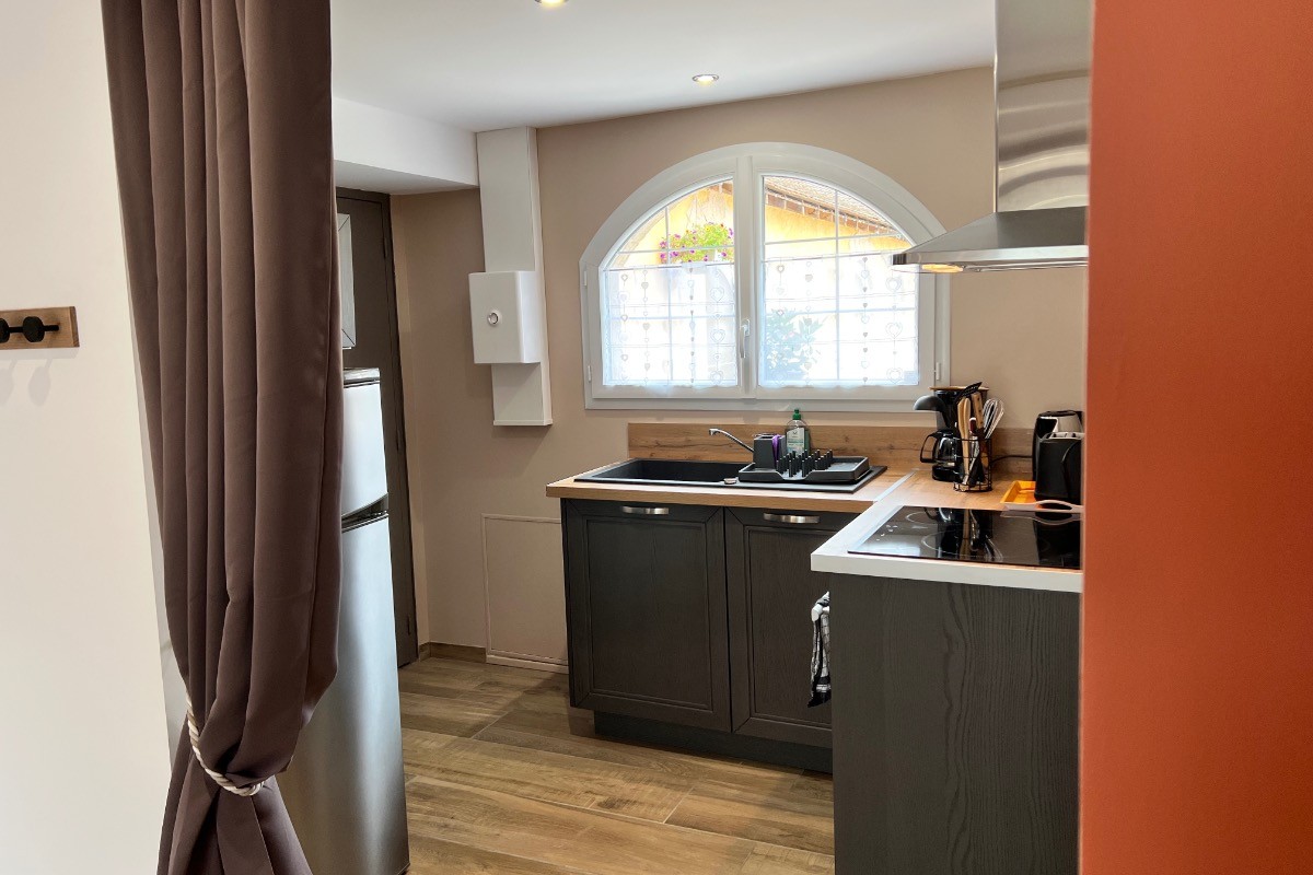 coin cuisine, four pyridine, plaque induction, frigidaire congélateur...