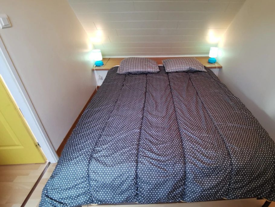 Etage: Chambre 1 avec lit 140