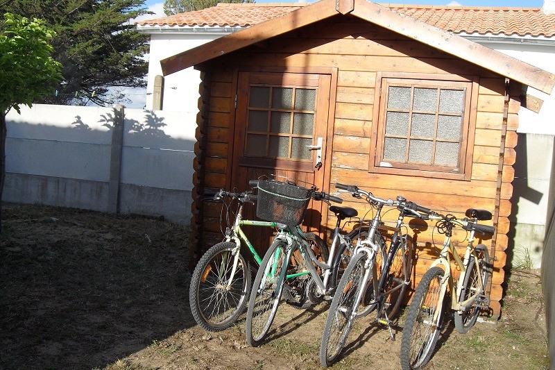 Cabanon avec les vélos