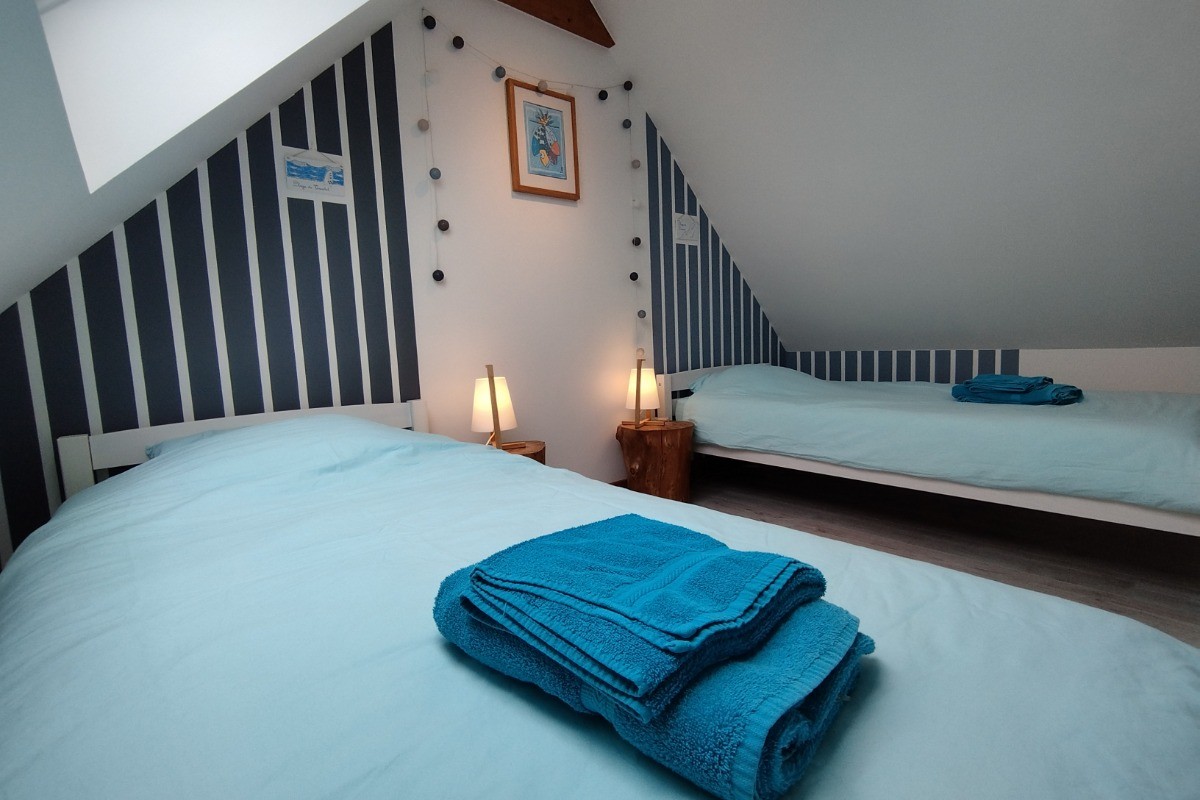 Chambre avec 2 lits simples