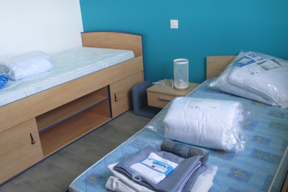 Clévacances, location, Téréveneuc, Padel, chambre étage 2 lits de 90