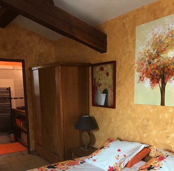 Safran : lit et salle de bains