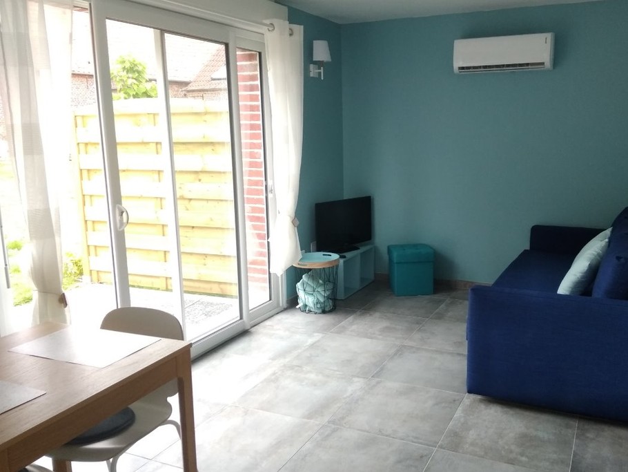 Le salon avec vue sur le jardin