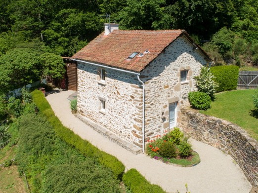 Le gîte vu d'en-haut... depuis quelques aménagements extérieurs ont été apportés