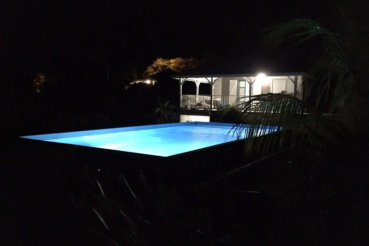 piscine éclairée