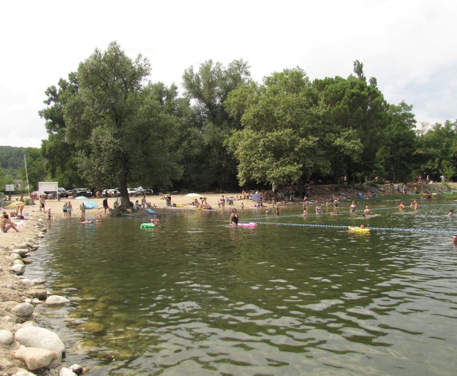 plage du petit rocher à 2,5 km du gîte