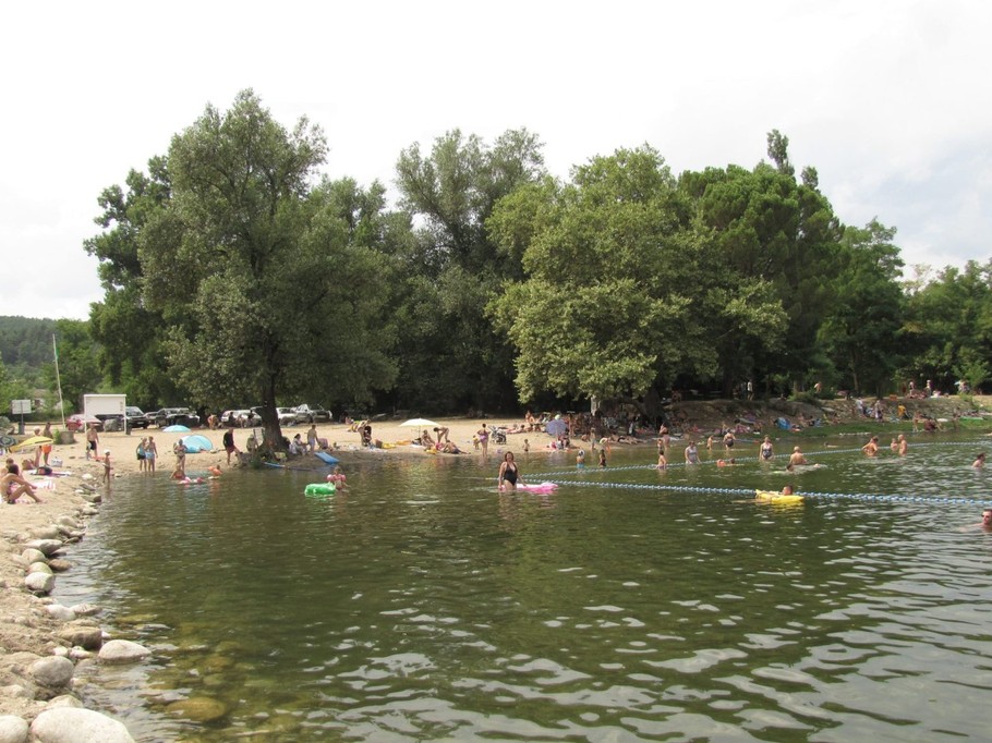 plage du petit rocher à 2,5 km du gîte