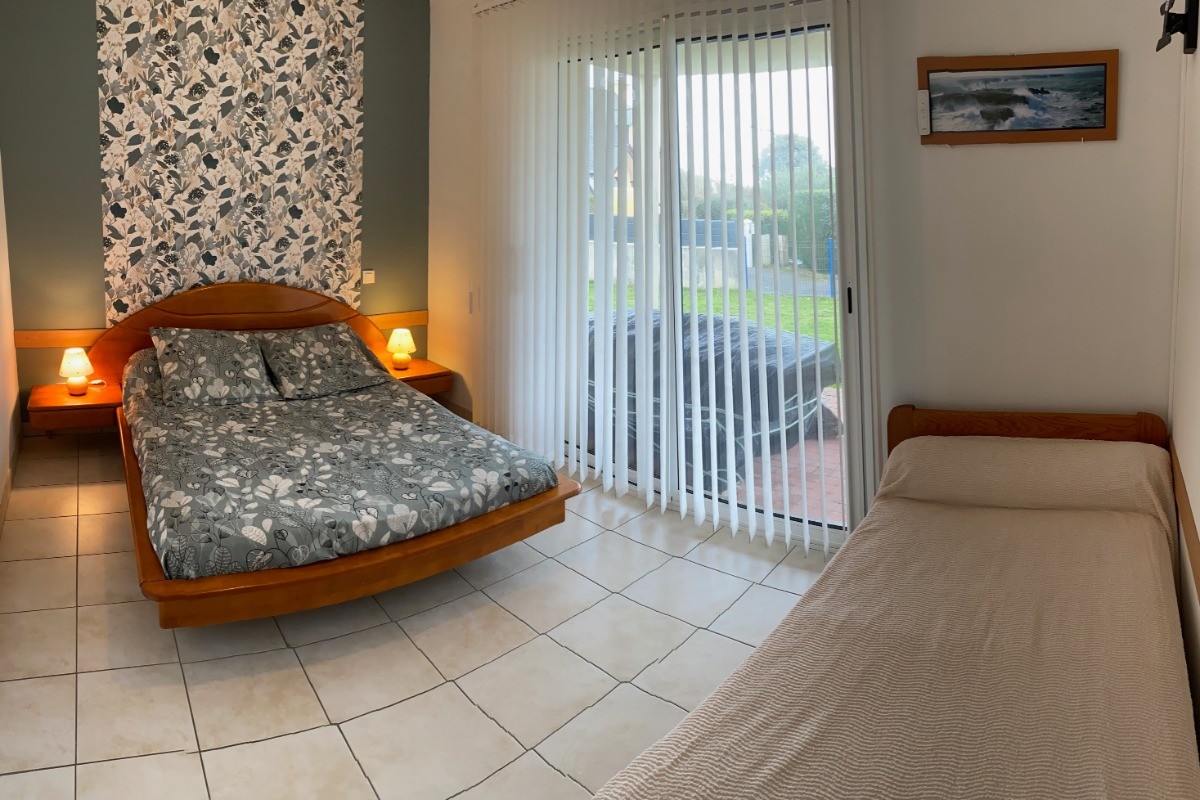 Chambre façade (3 couchages)