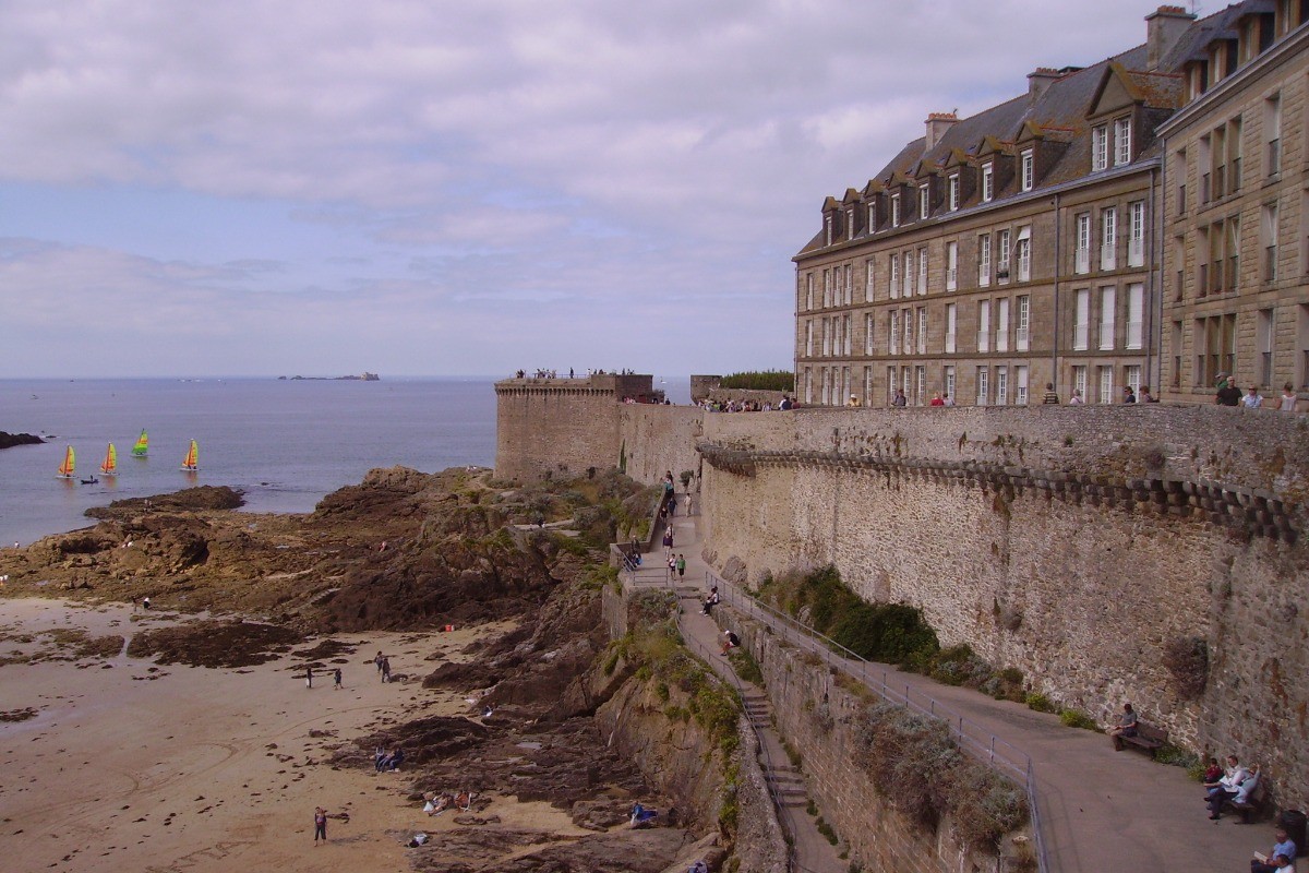 Location, Clévacances, Ploubalay, Beaussais sur Mer, les remparts de St Malo
