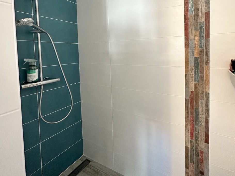 Salle d'eau attenante