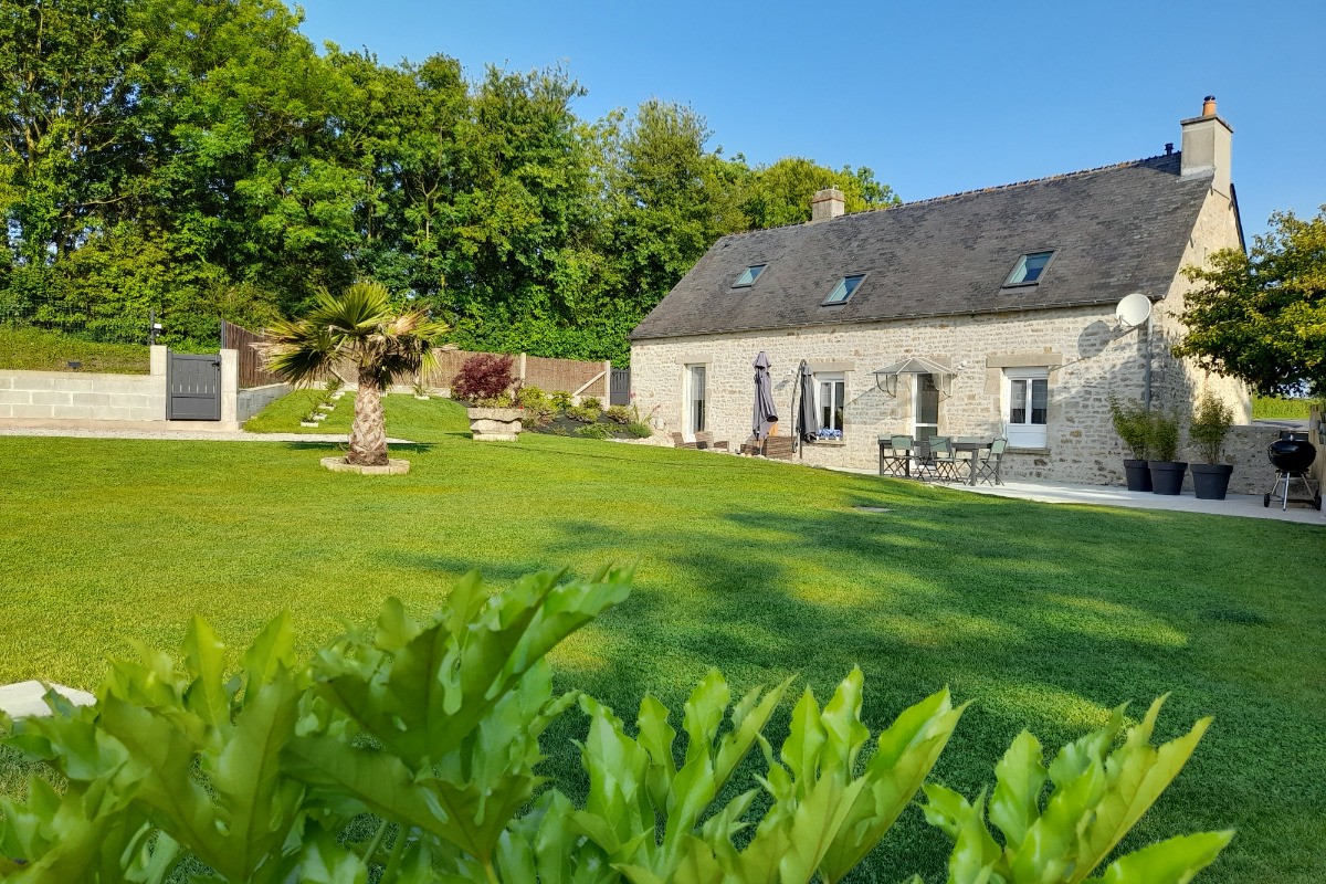 son jardin cloturé