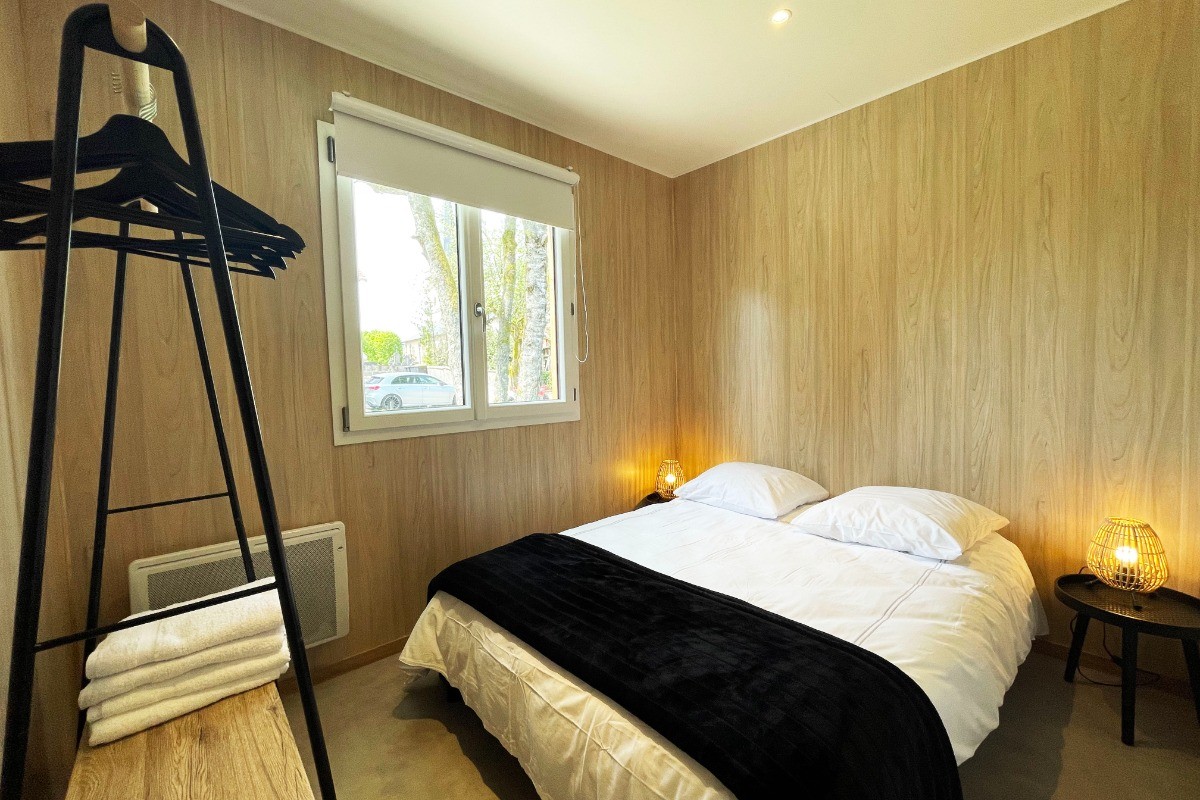 Chambre n°1 : 1 lit 140x190 - Lodge Loua Greenkub Vosges