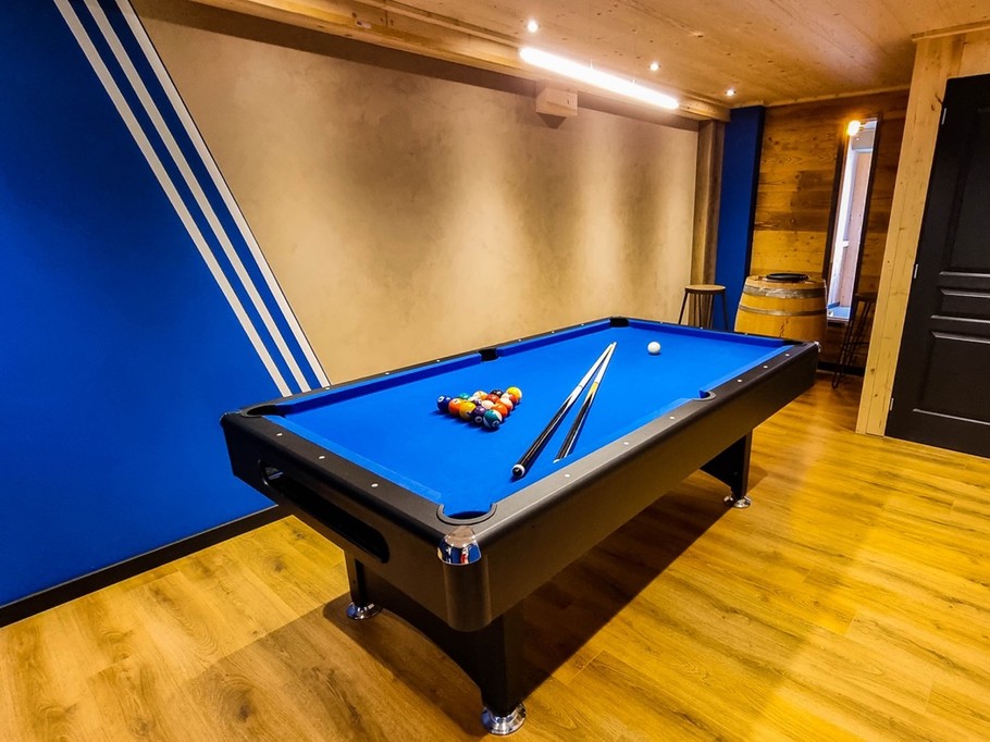 Salle de jeux avec billard - Appartement Le Cerf