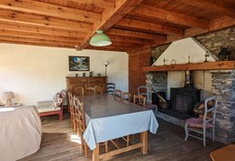 Salle à manger et coin salon