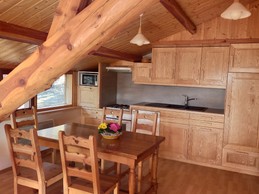 Espace repas et cuisine