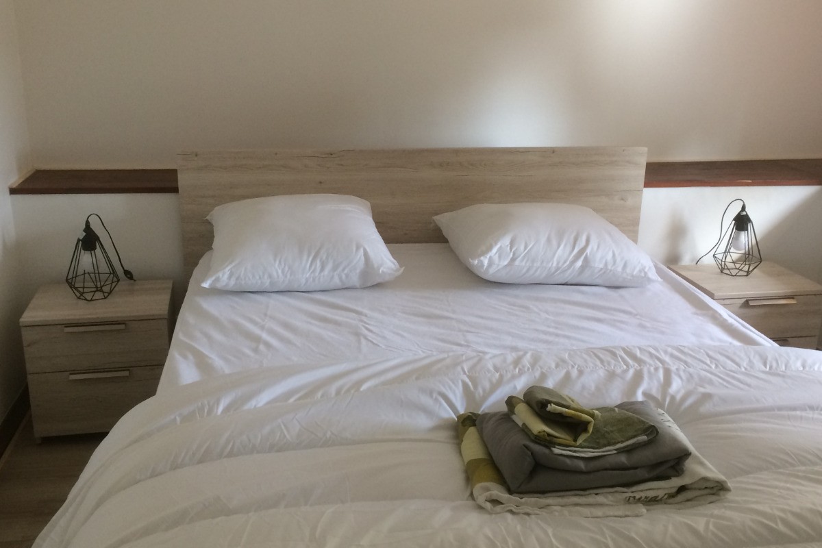 chambre numéro 2 avec 1 lit 160cm