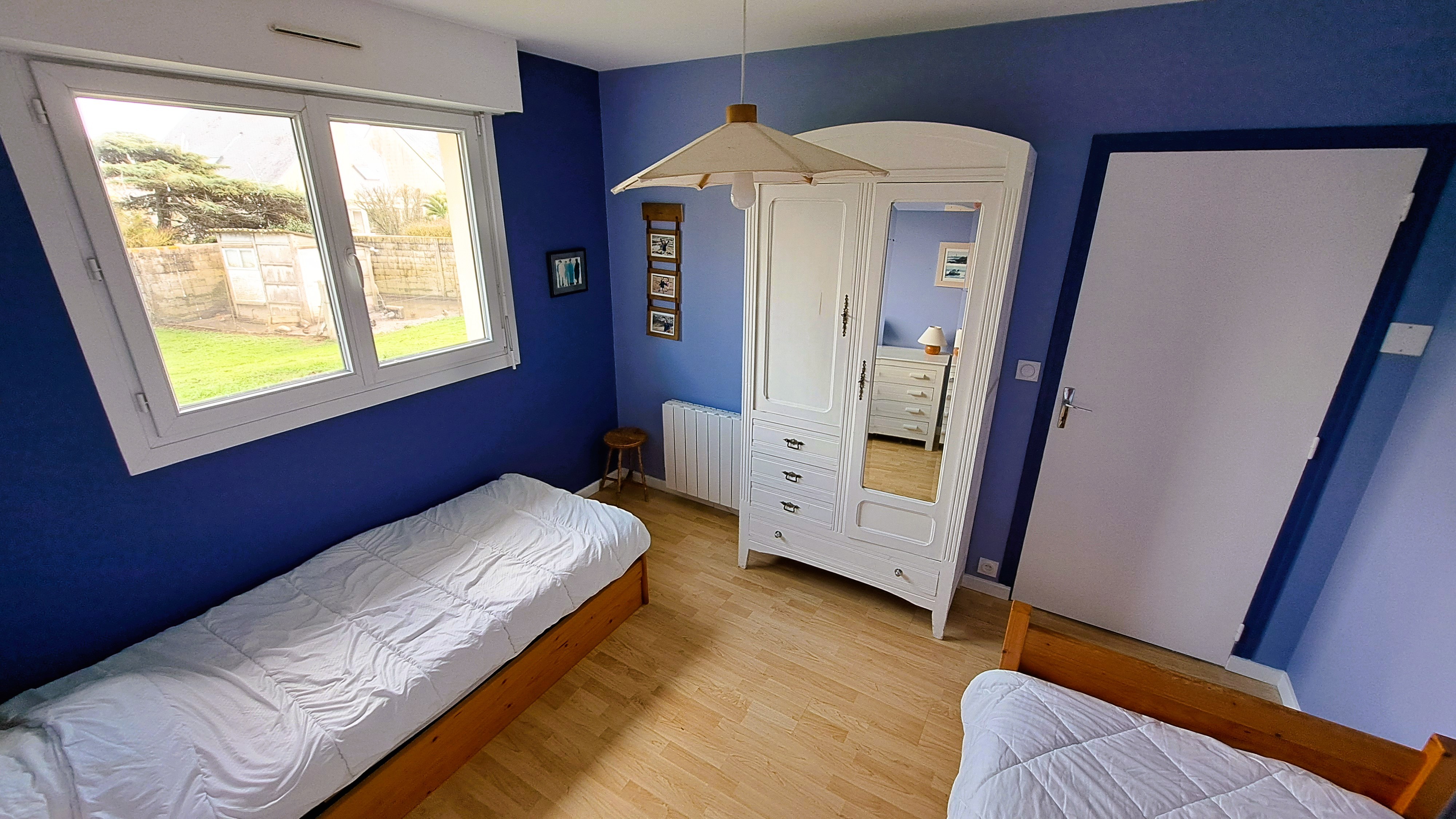 bedroom 2 beds 90 RDC