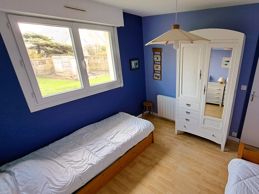 bedroom 2 beds 90 RDC