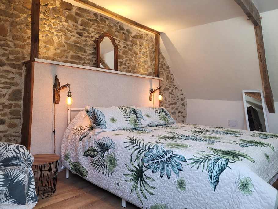 BIGOT, Pludual, Clévacances holiday rental, bedroom with a 160 bed