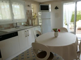 Cuisine accès direct sur terrasse