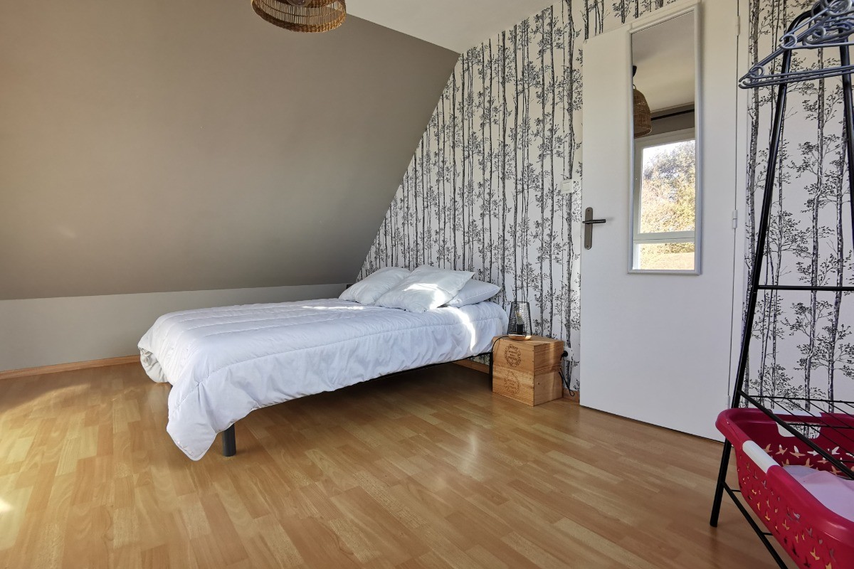 Etage: Chambre 1 avec lit 140