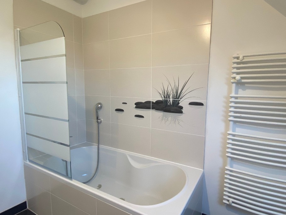 baignoire sdb à l'étage