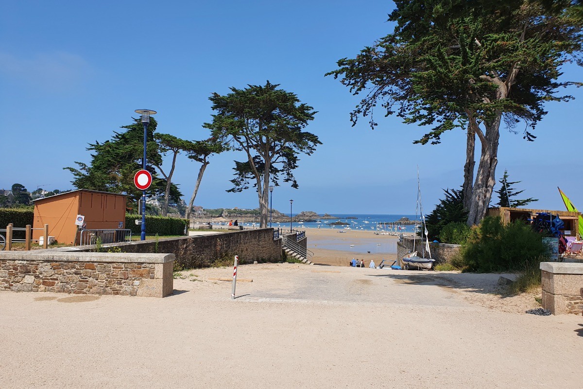 La descente de la Grande Plage