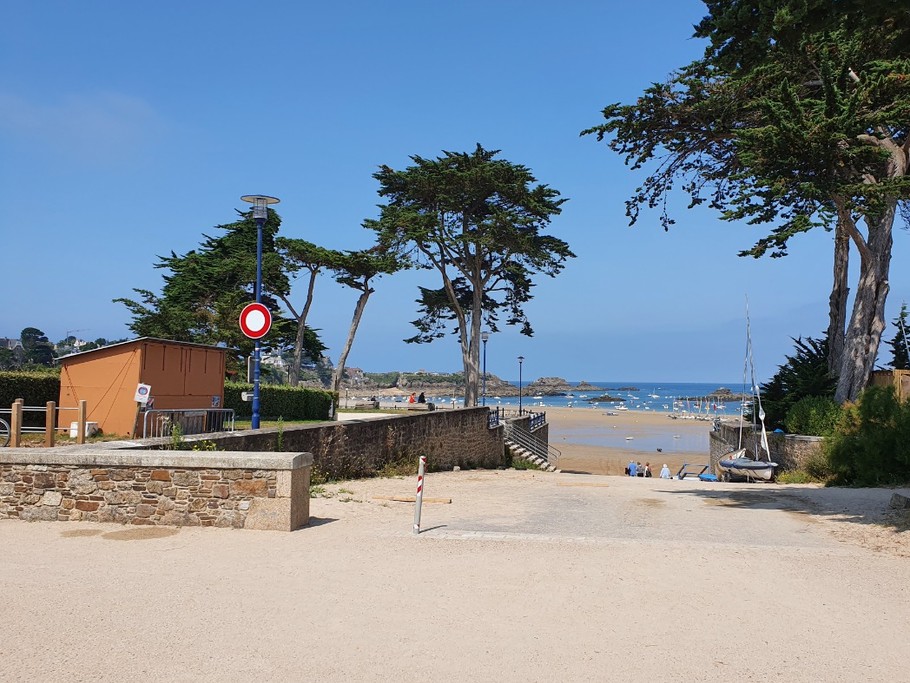 La descente de la Grande Plage