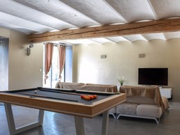 Bastide 8 personnes, piscine, jacuzzi, billard à Saint Cyr sur Mer, le salon et son billard
