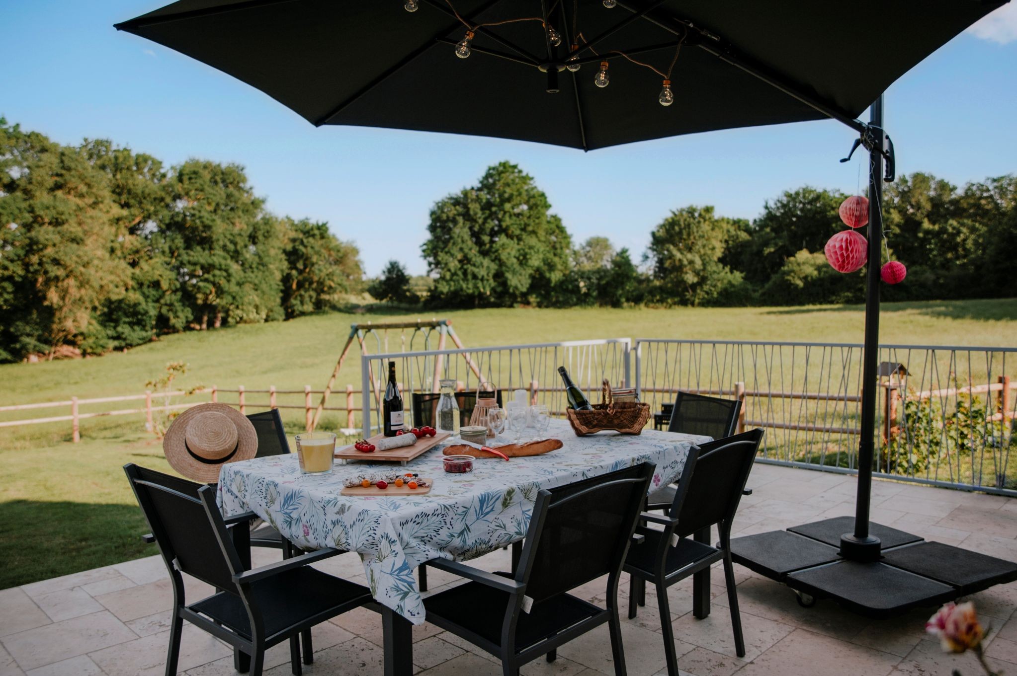 Terrasse du gite Les Sens Ciel pour 6 personnes, en Indre et Loir