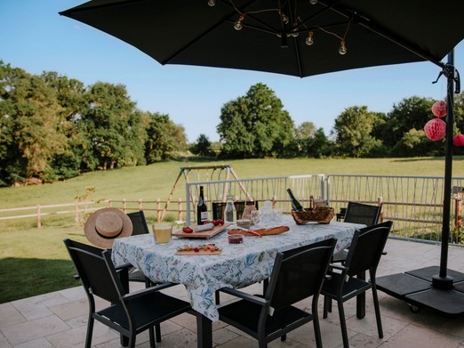 Terrasse du gite Les Sens Ciel pour 6 personnes, en Indre et Loir