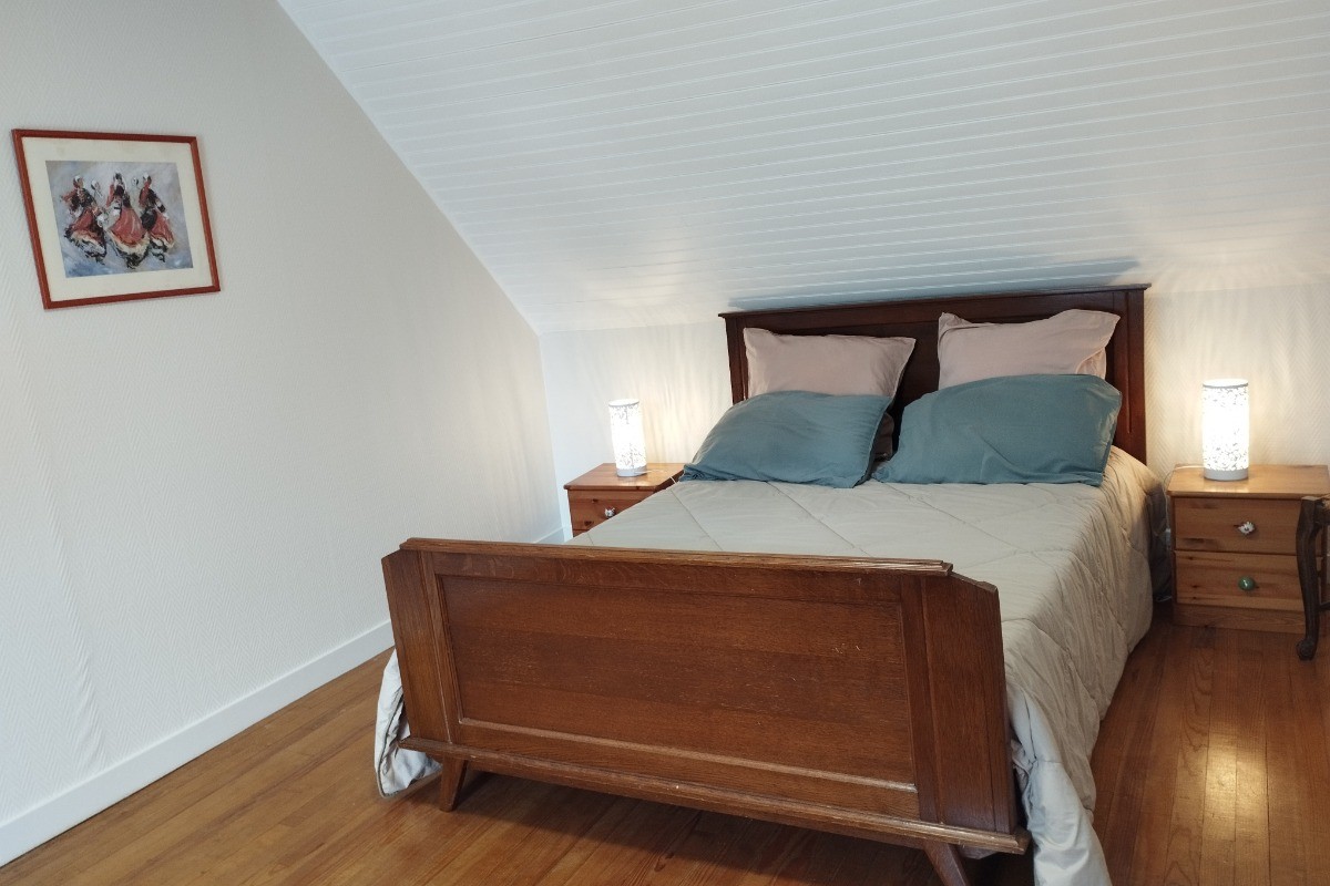 chambre 2 avec un lit 140 et un lit 90