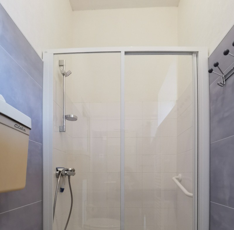 Douche à l'italienne avec WC