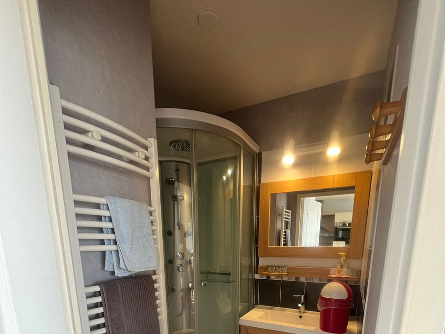 Salle de bain et wc séparé