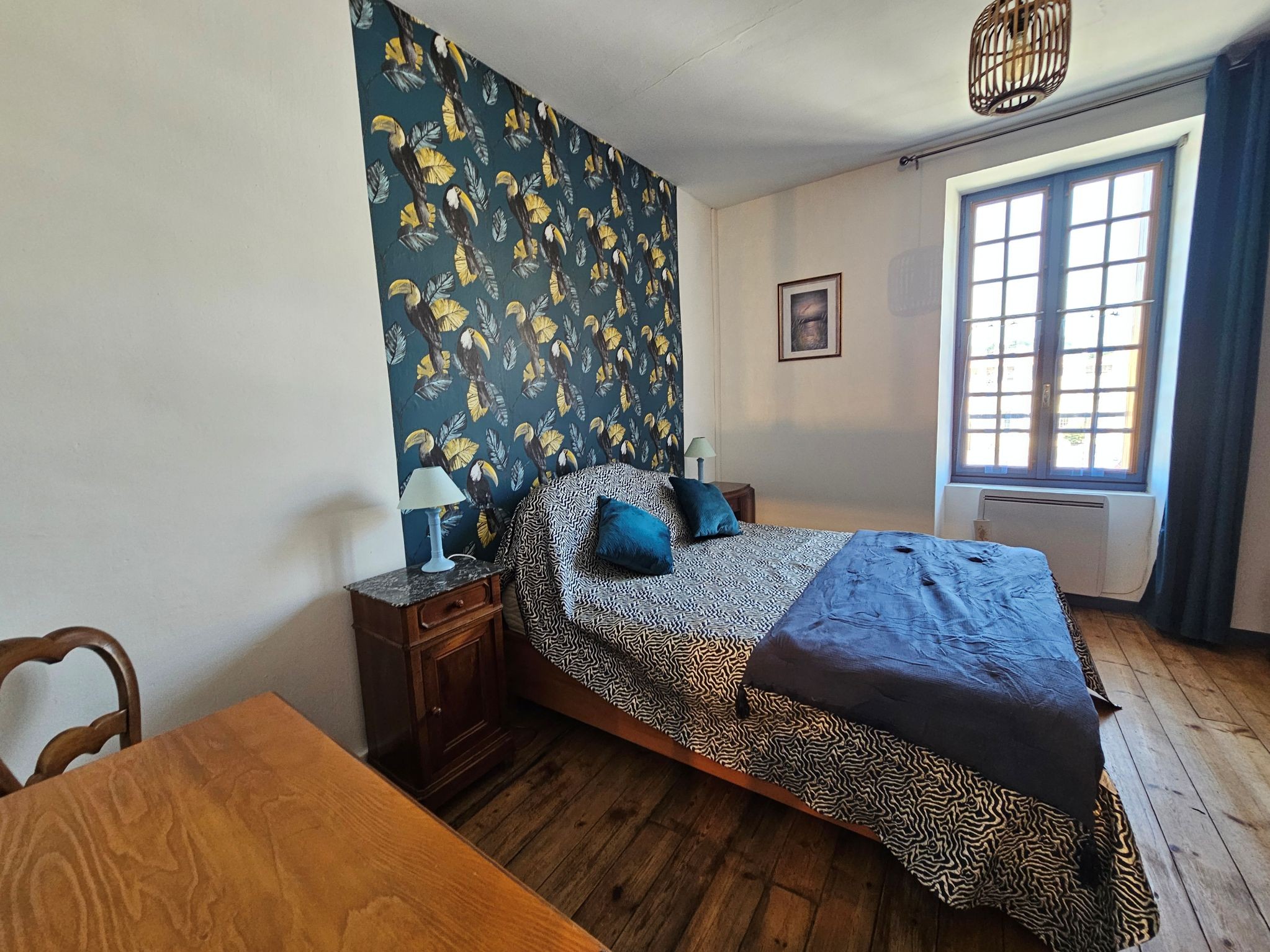 La Boutique d'Yvonne, location pour 4 personnes, près de Confolens, Vienne : chambre du 1er étage
