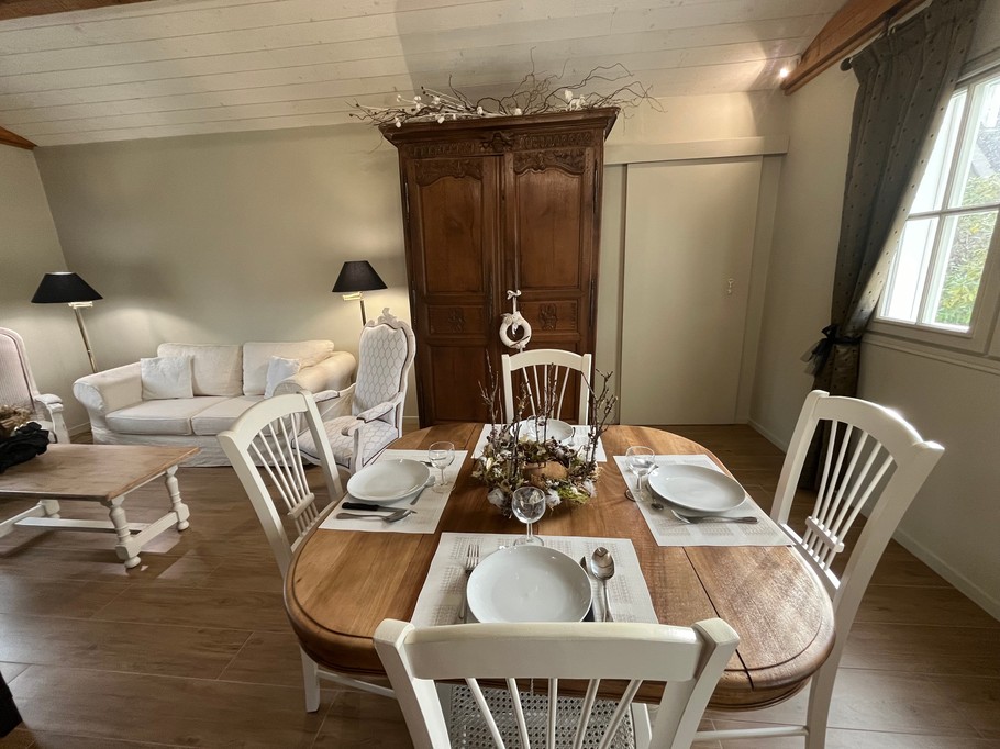 Vu table à manger et séjour Aure-sur-mer location de vacances la Lousiane