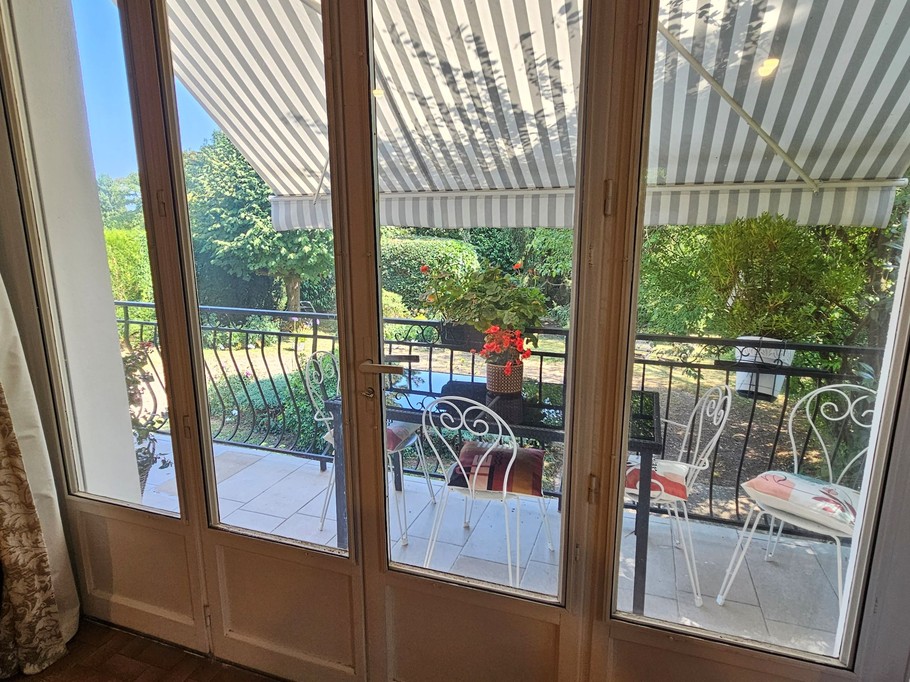 Vue du séjour sur le jardin