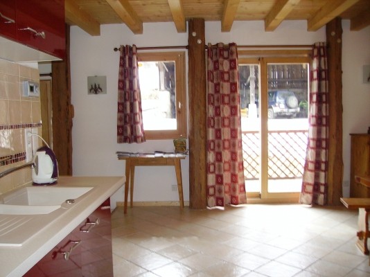 pièce à vivre, côté kitchinette