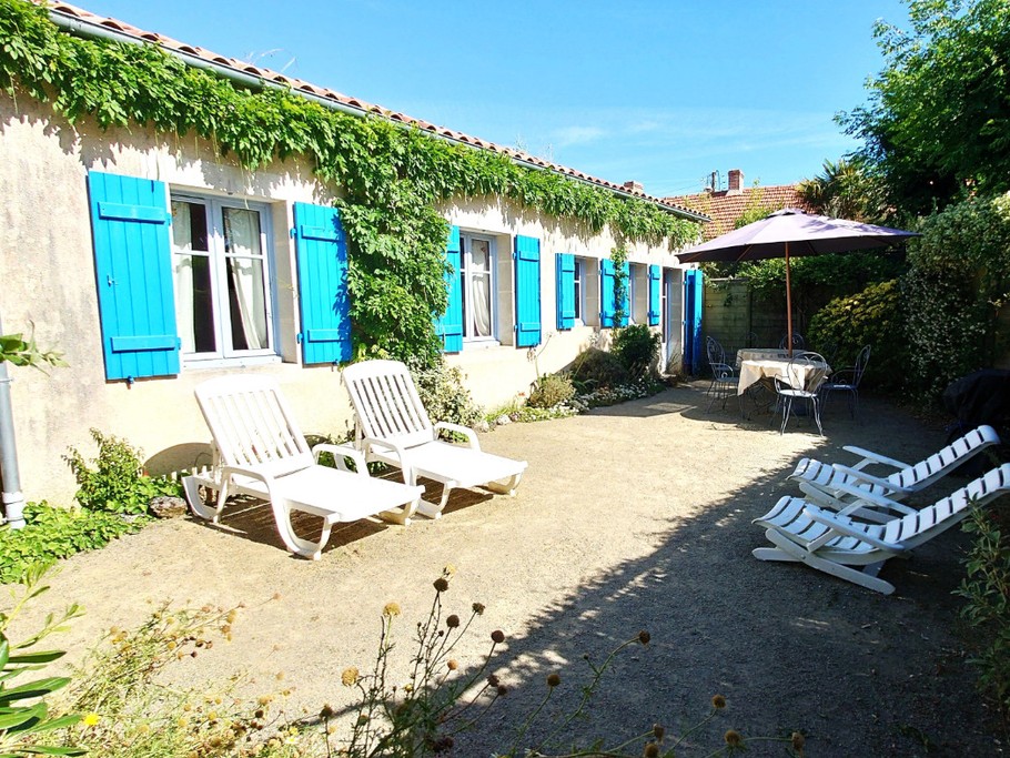 Votre location. Maison du Gabelou.Jardin clos. Stationnement dans la propriété. (1pl)