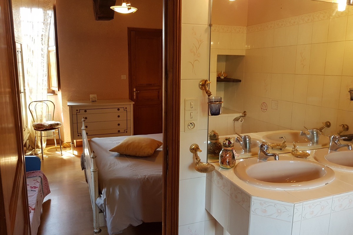 Salle de bains de la chambre 2