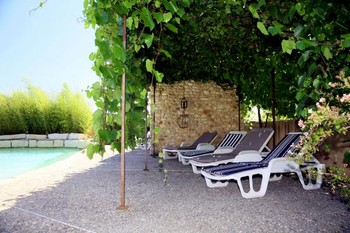 Repos sous la tonnelle