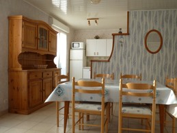 Coin séjour (accès à la cuisine)